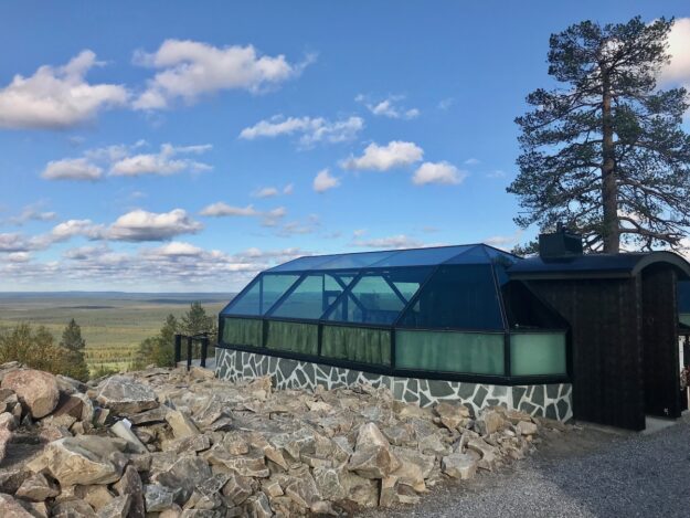 Levin Igloo Golden Crown